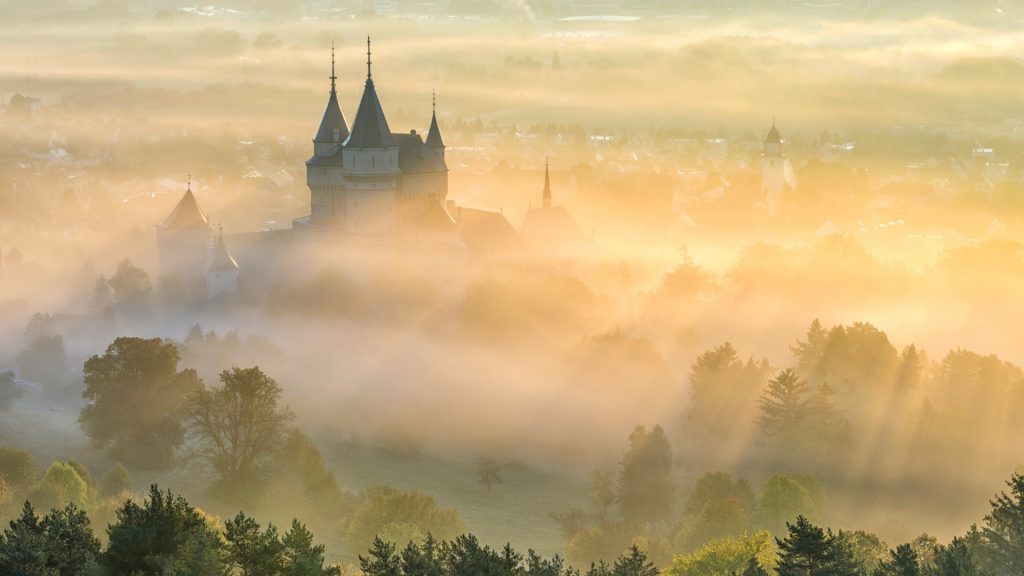 9 kníh plných slovenských povestí o našich hradoch, zámkoch a riekach